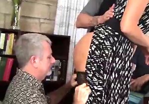 Stockings-wearing amateur getting gang-banged